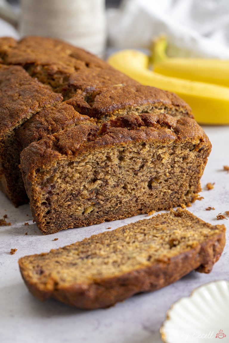 Cassava, oatmeal and chocolate bread, gluten-free, lactose-free and sugar-free